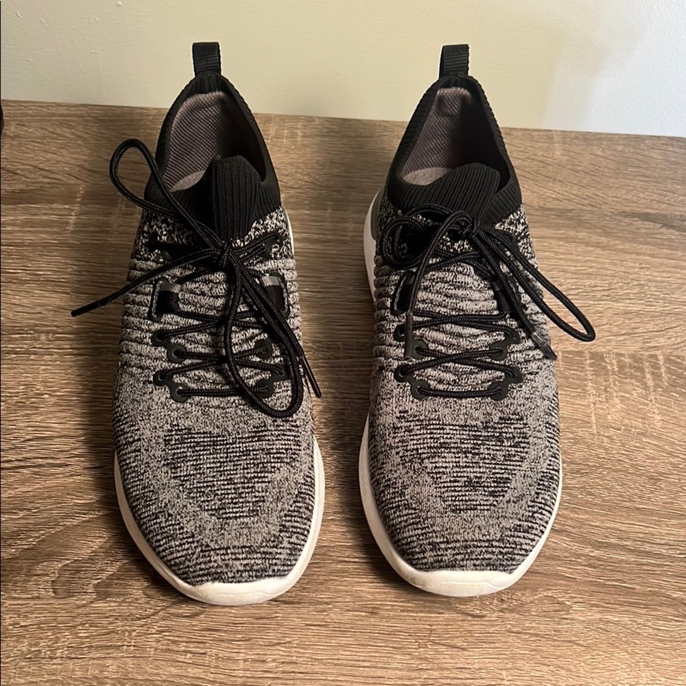 Women’s  Black and Gray golf shoes